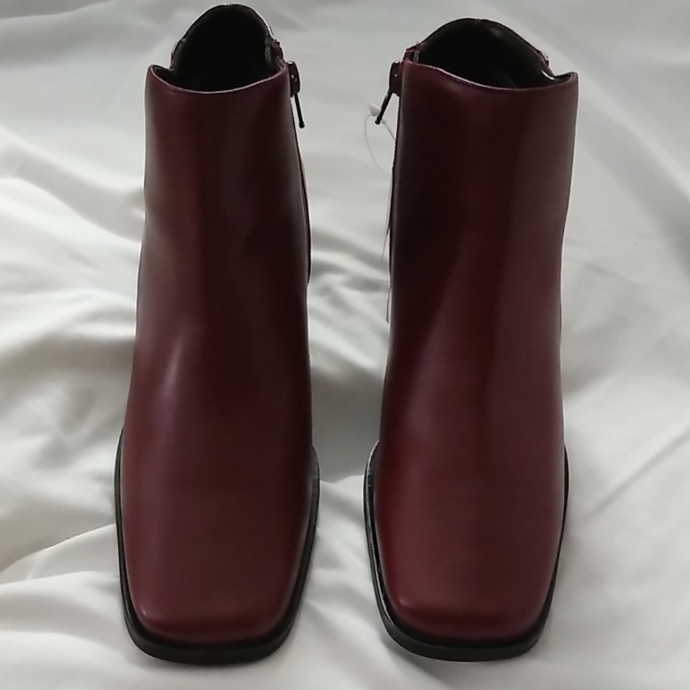 Basic Edition Ankle Boots - Picture 3 of 7